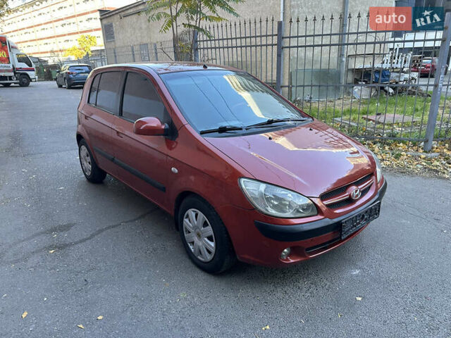 Красный Хендай Гетц, объемом двигателя 1.4 л и пробегом 157 тыс. км за 4899 $, фото 1 на Automoto.ua