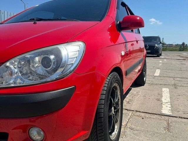 Червоний Хендай Гетц, об'ємом двигуна 1.6 л та пробігом 140 тис. км за 5200 $, фото 1 на Automoto.ua