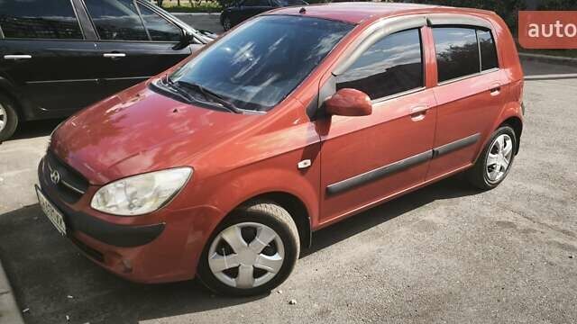 Красный Хендай Гетц, объемом двигателя 1.4 л и пробегом 193 тыс. км за 4250 $, фото 1 на Automoto.ua