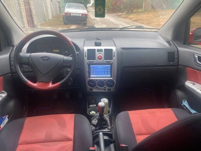 Красный Хендай Getz, объемом двигателя 1.6 л и пробегом 0 тыс. км за 4500 $, фото 1 на Automoto.ua