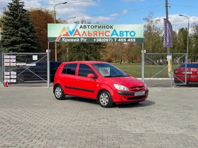Красный Хендай Гетц, объемом двигателя 1.4 л и пробегом 108 тыс. км за 6400 $, фото 1 на Automoto.ua