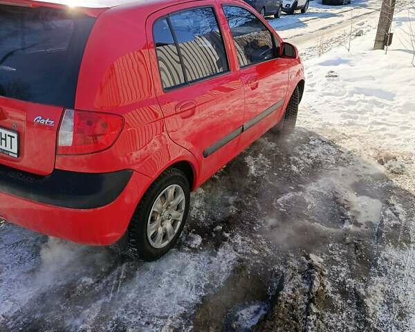 Красный Хендай Гетц, объемом двигателя 1.4 л и пробегом 145 тыс. км за 5600 $, фото 1 на Automoto.ua