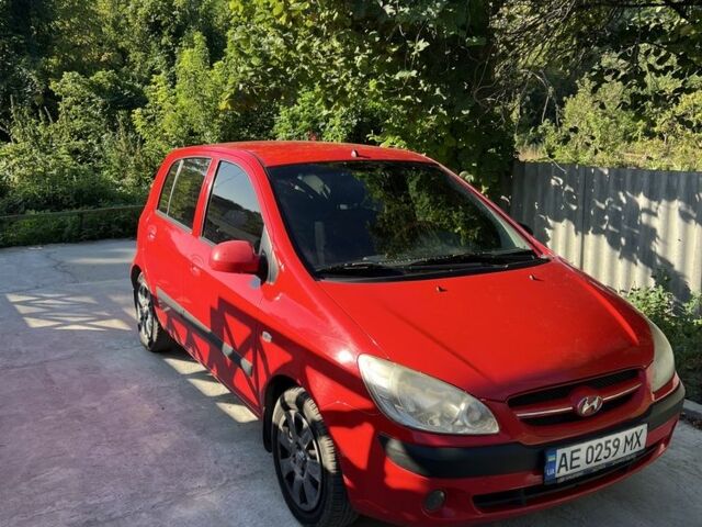 Красный Хендай Гетц, объемом двигателя 1.4 л и пробегом 283 тыс. км за 3500 $, фото 1 на Automoto.ua