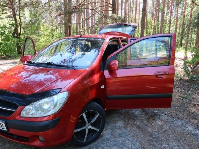Червоний Хендай Гетц, об'ємом двигуна 1.4 л та пробігом 300 тис. км за 3690 $, фото 1 на Automoto.ua