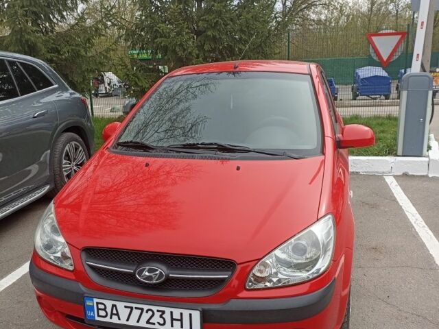 Красный Хендай Гетц, объемом двигателя 1.4 л и пробегом 131 тыс. км за 5900 $, фото 1 на Automoto.ua