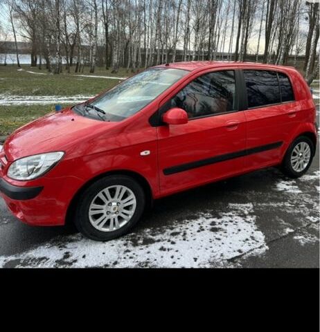 Красный Хендай Гетц, объемом двигателя 1.4 л и пробегом 255 тыс. км за 3800 $, фото 1 на Automoto.ua