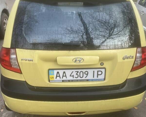 Желтый Хендай Гетц, объемом двигателя 1.4 л и пробегом 106 тыс. км за 5500 $, фото 1 на Automoto.ua