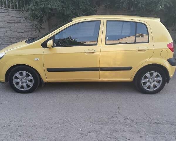 Желтый Хендай Гетц, объемом двигателя 1.4 л и пробегом 145 тыс. км за 4500 $, фото 1 на Automoto.ua