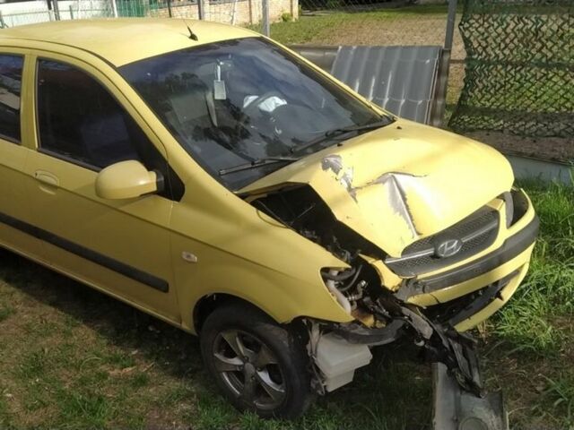 Желтый Хендай Гетц, объемом двигателя 1.4 л и пробегом 120 тыс. км за 2200 $, фото 1 на Automoto.ua