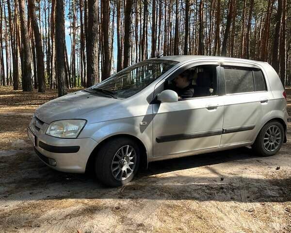 Серый Хендай Гетц, объемом двигателя 1.3 л и пробегом 200 тыс. км за 5200 $, фото 1 на Automoto.ua