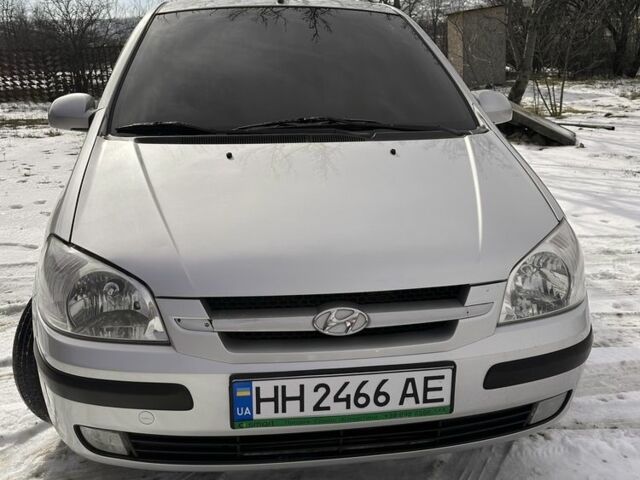 Серый Хендай Гетц, объемом двигателя 1.3 л и пробегом 200 тыс. км за 3700 $, фото 1 на Automoto.ua