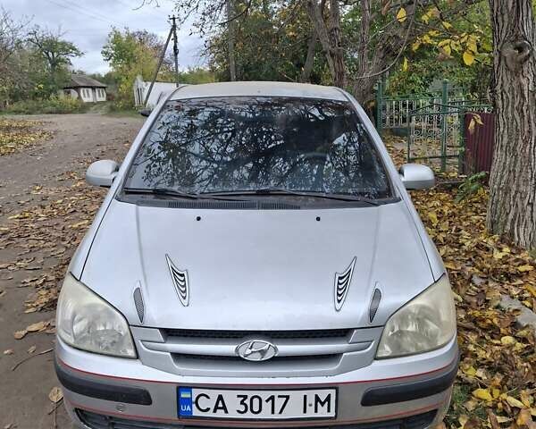 Сірий Хендай Гетц, об'ємом двигуна 1.34 л та пробігом 220 тис. км за 3500 $, фото 1 на Automoto.ua
