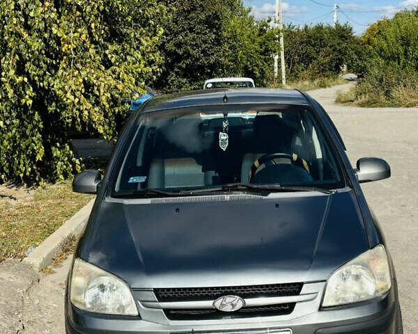 Серый Хендай Гетц, объемом двигателя 1.1 л и пробегом 171 тыс. км за 2800 $, фото 1 на Automoto.ua