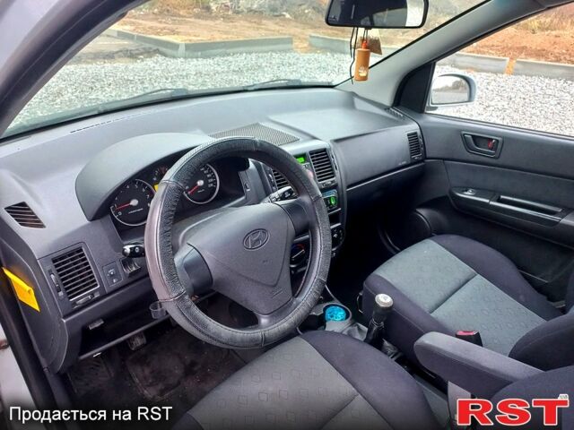 Серый Хендай Гетц, объемом двигателя 1.4 л и пробегом 178 тыс. км за 3500 $, фото 1 на Automoto.ua