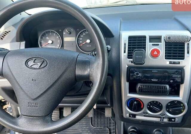 Сірий Хендай Гетц, об'ємом двигуна 1.4 л та пробігом 200 тис. км за 4200 $, фото 1 на Automoto.ua