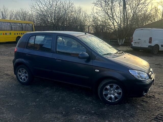 Серый Хендай Гетц, объемом двигателя 1.4 л и пробегом 156 тыс. км за 3800 $, фото 1 на Automoto.ua