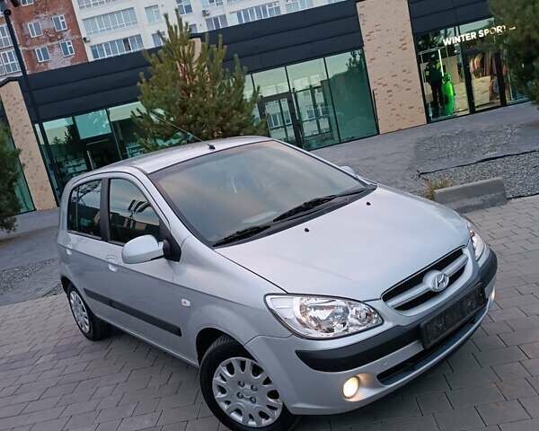 Серый Хендай Гетц, объемом двигателя 1.4 л и пробегом 98 тыс. км за 5700 $, фото 1 на Automoto.ua