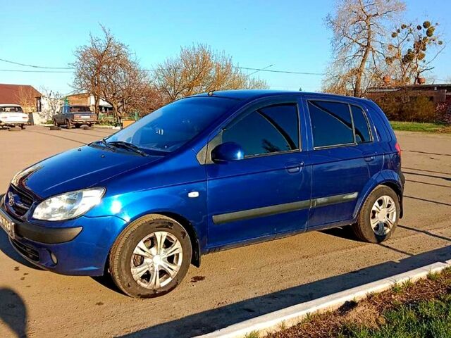 Синий Хендай Гетц, объемом двигателя 1.4 л и пробегом 220 тыс. км за 3800 $, фото 1 на Automoto.ua