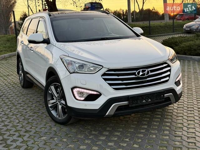 Білий Хендай Гранд Санта Фє, об'ємом двигуна 2.2 л та пробігом 216 тис. км за 17300 $, фото 1 на Automoto.ua