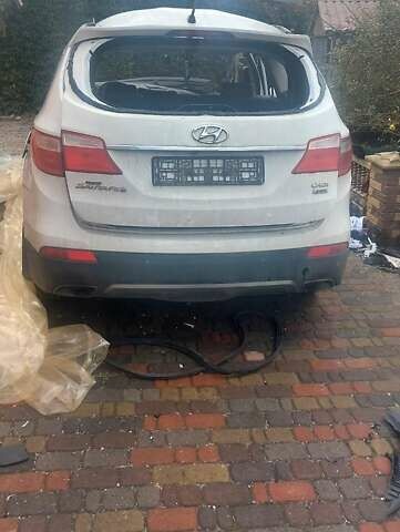 Белый Хендай Гранд Санта Фе, объемом двигателя 2.2 л и пробегом 246 тыс. км за 5000 $, фото 1 на Automoto.ua