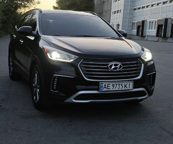 Чорний Хендай Гранд Санта Фє, об'ємом двигуна 0 л та пробігом 85 тис. км за 17100 $, фото 1 на Automoto.ua
