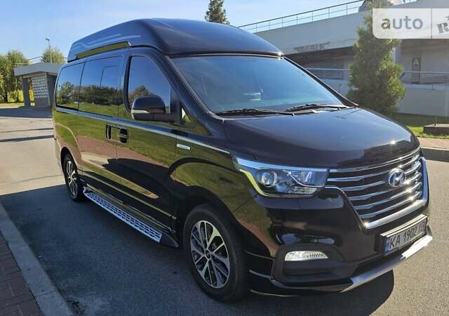 Чорний Хендай Гранд Старекс, об'ємом двигуна 2.2 л та пробігом 73 тис. км за 41000 $, фото 1 на Automoto.ua