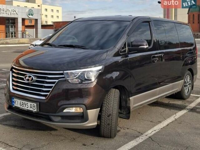 Коричневий Хендай Гранд Старекс, об'ємом двигуна 2.5 л та пробігом 142 тис. км за 34000 $, фото 1 на Automoto.ua