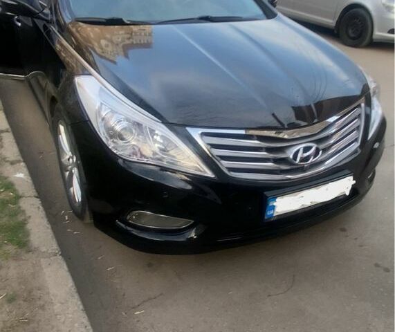 Черный Хендай Грандер, объемом двигателя 3 л и пробегом 201 тыс. км за 11500 $, фото 1 на Automoto.ua