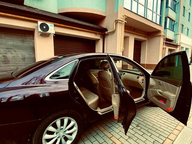 Коричневый Хендай Грандер, объемом двигателя 3.3 л и пробегом 305 тыс. км за 5300 $, фото 1 на Automoto.ua