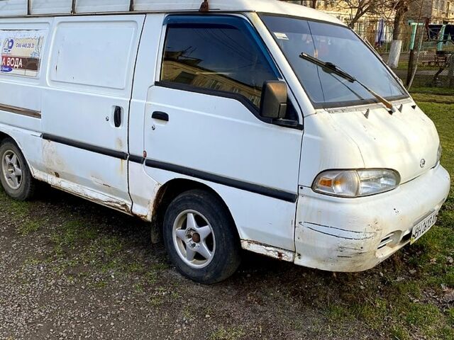 Белый Хендай Н 100 груз., объемом двигателя 2.5 л и пробегом 0 тыс. км за 3000 $, фото 1 на Automoto.ua