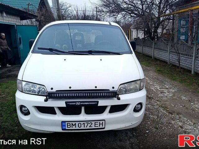 Білий Хендай Н 200, об'ємом двигуна 2.5 л та пробігом 485 тис. км за 3900 $, фото 1 на Automoto.ua