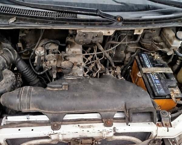 Білий Хендай Н 200, об'ємом двигуна 0 л та пробігом 350 тис. км за 3800 $, фото 1 на Automoto.ua