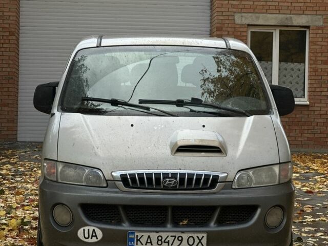 Хендай Н 200 2004 в Умани на Automoto.ua Бежевый Хендай Н 200, объемом двигателя 2.5 л и пробегом 310 тыс. км за 3350 $, фото 1 на Automoto.ua