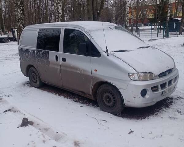 Хендай Н 200, объемом двигателя 2.5 л и пробегом 700 тыс. км за 2400 $, фото 1 на Automoto.ua