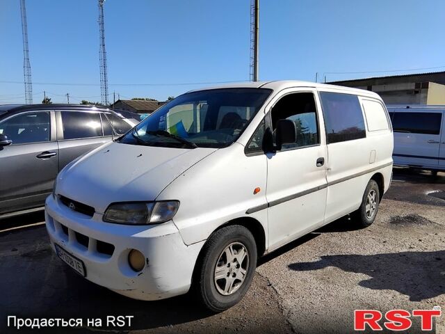 Белый Хендай Н 200 пасс., объемом двигателя 2.5 л и пробегом 300 тыс. км за 2300 $, фото 1 на Automoto.ua