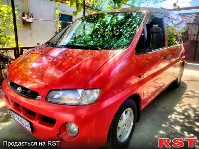 Червоний Хендай Н 200 пас., об'ємом двигуна 2.5 л та пробігом 260 тис. км за 3600 $, фото 1 на Automoto.ua