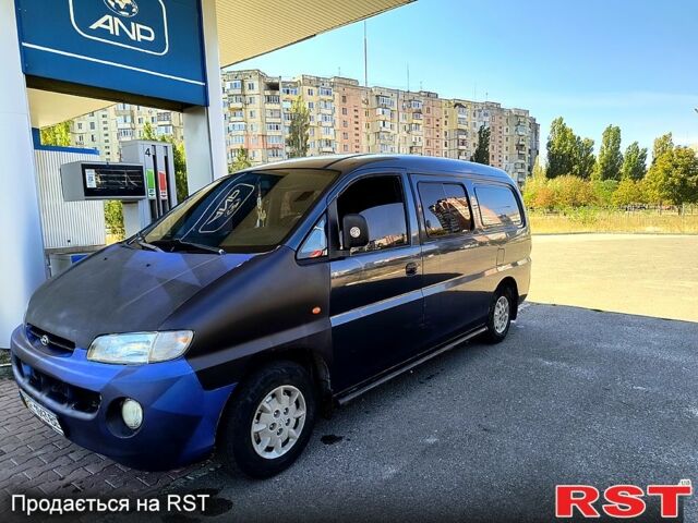 Хендай Н 200 пасс., объемом двигателя 2.5 л и пробегом 110 тыс. км за 2900 $, фото 1 на Automoto.ua