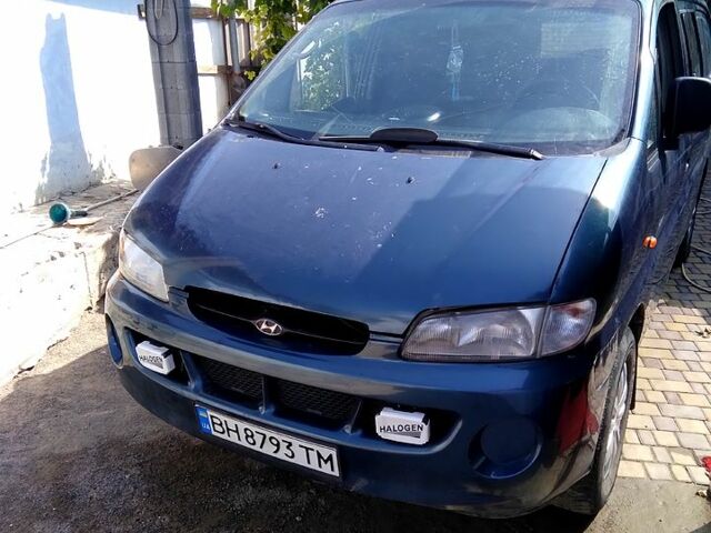 Синий Хендай Н 200 пасс., объемом двигателя 2.5 л и пробегом 0 тыс. км за 3850 $, фото 1 на Automoto.ua