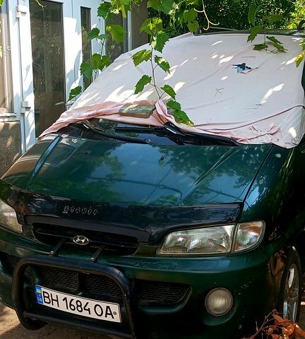 Зеленый Хендай Н 200 пасс., объемом двигателя 2.5 л и пробегом 99 тыс. км за 2700 $, фото 1 на Automoto.ua