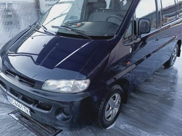 Синий Хендай Н 200, объемом двигателя 2.5 л и пробегом 350 тыс. км за 2810 $, фото 1 на Automoto.ua