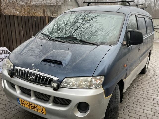 Синій Хендай Н 200, об'ємом двигуна 2.5 л та пробігом 340 тис. км за 3400 $, фото 1 на Automoto.ua