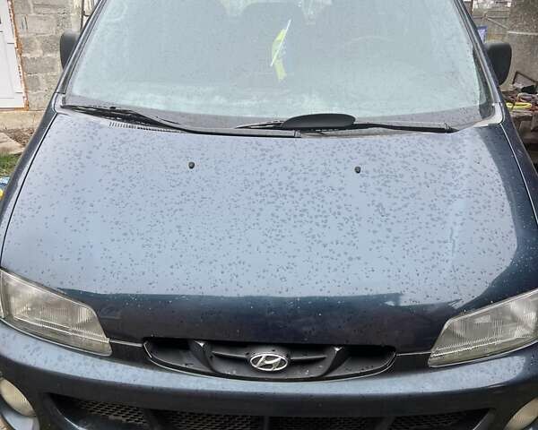 Синий Хендай Н 200, объемом двигателя 2.5 л и пробегом 400 тыс. км за 1600 $, фото 1 на Automoto.ua