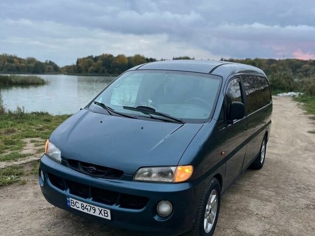 Синій Хендай Н 200, об'ємом двигуна 2.5 л та пробігом 300 тис. км за 3300 $, фото 1 на Automoto.ua
