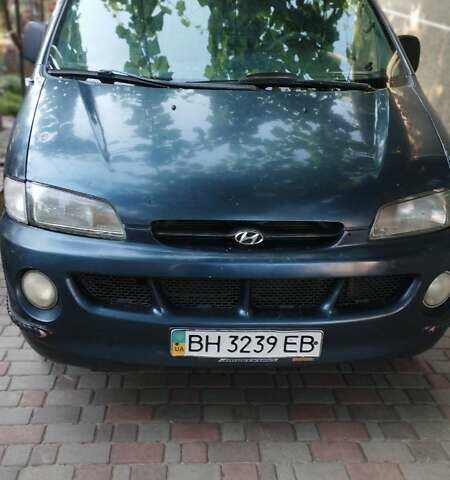 Синий Хендай Н 200, объемом двигателя 2.5 л и пробегом 450 тыс. км за 2500 $, фото 1 на Automoto.ua