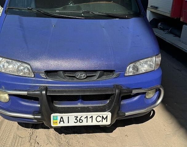 Синий Хендай Н 200, объемом двигателя 2.5 л и пробегом 400 тыс. км за 2500 $, фото 1 на Automoto.ua