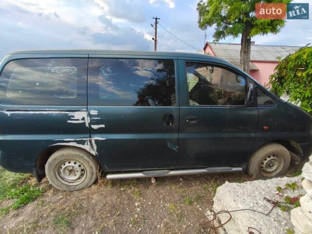 Синій Хендай Н 200, об'ємом двигуна 2.5 л та пробігом 630 тис. км за 1500 $, фото 1 на Automoto.ua