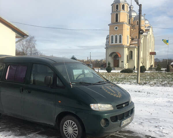 Зелений Хендай Н 200, об'ємом двигуна 2.48 л та пробігом 180 тис. км за 4550 $, фото 1 на Automoto.ua