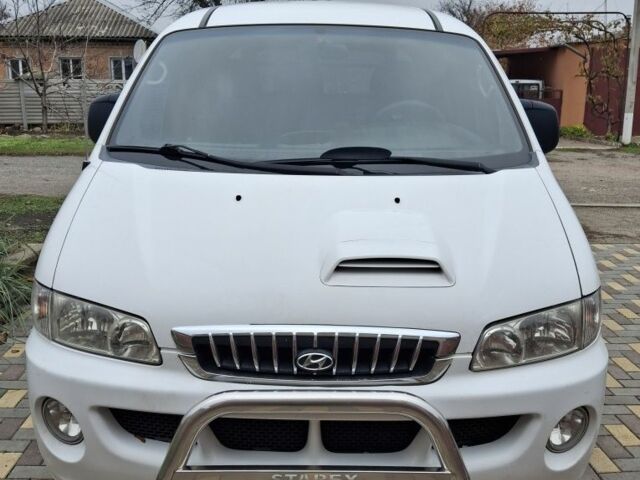 Білий Хендай Н1 (Старекс), об'ємом двигуна 2.5 л та пробігом 348 тис. км за 4500 $, фото 1 на Automoto.ua