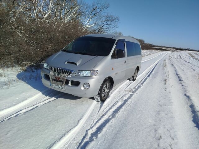 Серый Хендай Н1 (Старекс), объемом двигателя 2.5 л и пробегом 294 тыс. км за 6300 $, фото 1 на Automoto.ua