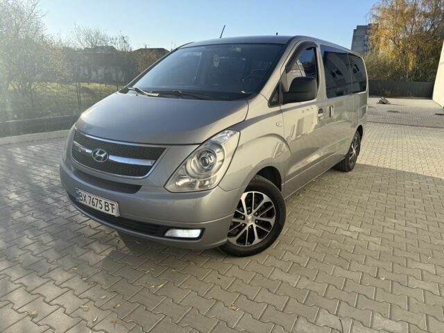Сірий Хендай Н1 (Старекс), об'ємом двигуна 2.5 л та пробігом 151 тис. км за 12500 $, фото 1 на Automoto.ua